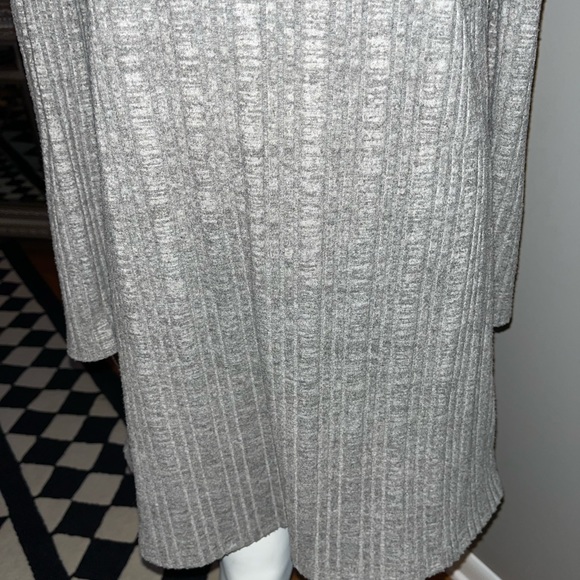 Forever 21 girls gray long sleeve dress. Size 13/14. Worn once, washed twice. - Picture 5 of 9